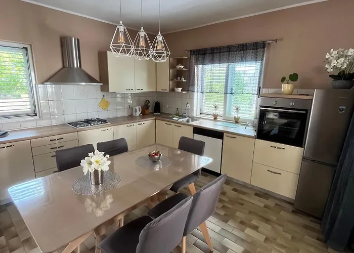 With Parking Space - Peljesac - 10440 Apartman Orebić